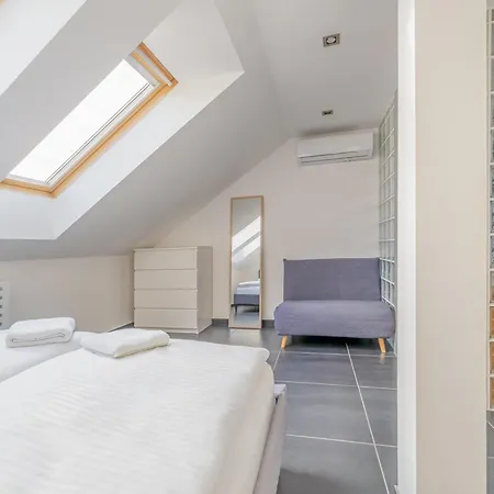 Modaloft Duplex By Rentez Apartamento *